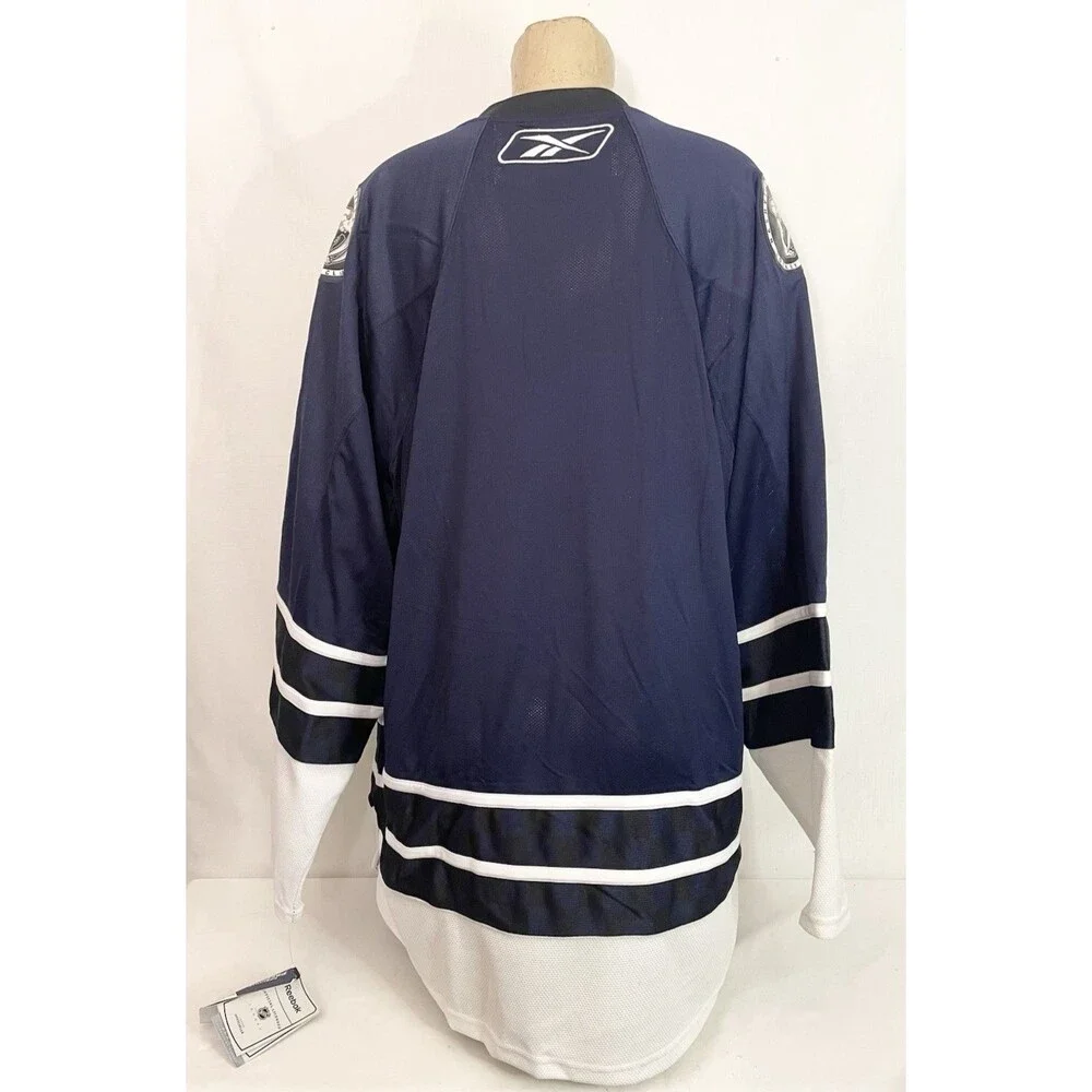 RARE NWT Nashville Predators Reebok Jersey XL X Large AUTOGRAPHED By TEAM 09/10